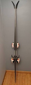 lot 326 image: Rossignol Quantum 808 Skis with Salomon 747 Bindings