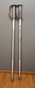 lot 330 image: 115 cm. 46 in. Metric Ski Poles