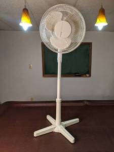 lot 267 image: Holmes Oscillating Floor Fan