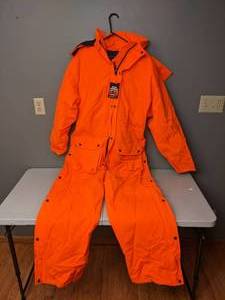 lot 340 image: Mens Blaze Orange Hunting Coveralls Large