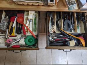 lot 602 image: Contents of Kitchen Drawers Utensils Galore