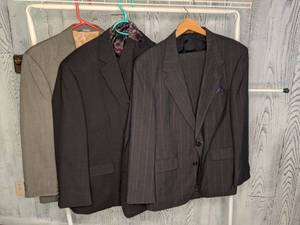 lot 494 image: (3) Gray Suits