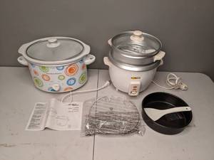 lot 723 image: Slow Cooker and Rice Cooker