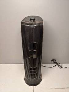 lot 732 image: Hunter Portable Air Purifier