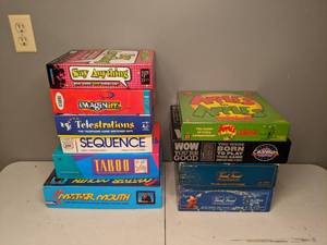 lot 709 image: (10) Board Games Trivial Pursuit, Sequence, Taboo & Others