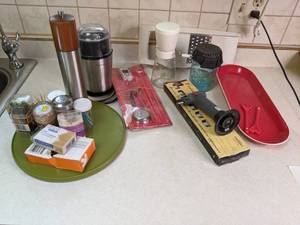 lot 627 image: Kitchen Items Coffee Grinder, Chefs Torch, Nut Chopper, Thermometer, etc.