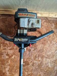 lot 599 image: StrikeMaster Mag 2000 3 HP Ice Auger