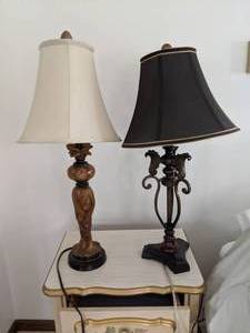 lot 559 image: (2) Elegant Table Lamps