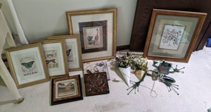 lot 562 image: Lot of Vintage Inspired Wall Decor
