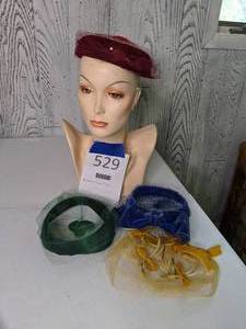 lot 529 image: (4) Vintage Pillbox Hats