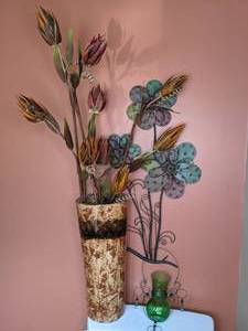 lot 690 image: Metal Floral Wall Hanging, Vase with Faux Foliage, Hanging Vase