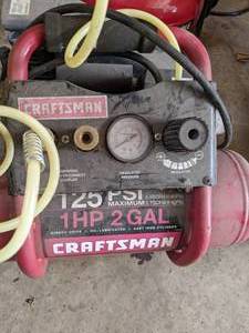 lot 753 image: Craftsman 1 HP 2 Gallon 125 PSI Air Compressor