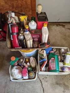 lot 756 image: Lot of Garage and Garden Supplies