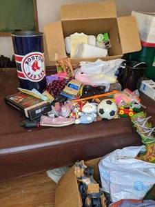 lot 822 image: Toys Vintage Doll Furniture, Action Figures, Military, etc.
