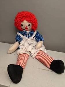 lot 831 image: Raggedy Ann Doll