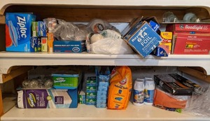 lot 856 image: Contents of Shelves Household, Kitchen and Cleaning Supplies