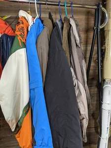 lot 859 image: Mens Clothing Jackets, Snowpants, Windbreakers (Large)