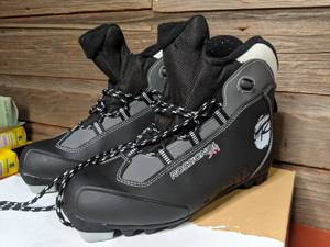 lot 861 image: Rossignol X1 Nordic Ski Boots Mens 42US 9 - NEW