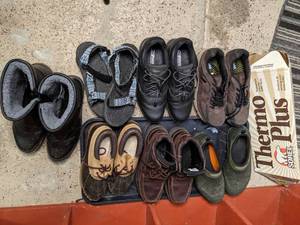 lot 862 image: Lot of Mens Size 9 Shoes, Boots and Sandals