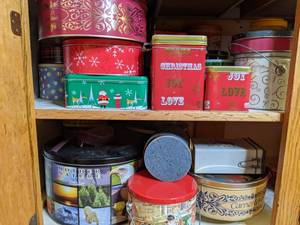lot 780 image: Contents of Cupboard Tins (Holiday and Others)