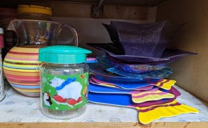 lot 781 image: Pretty Plastic Platters and Pitchers