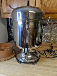 lot 796 image: Farberware 155-A Stainless Steel Coffee Percolator Urn