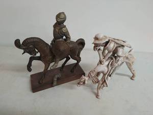 lot 44 image: Two figurines