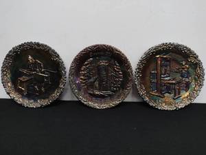 lot 161 image: Fenton Carnival Glass Plates