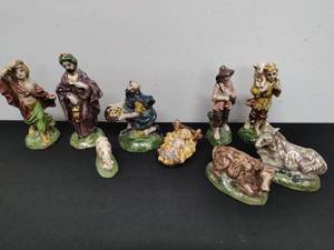 lot 162 image: Vintage Nativity Scene Figures