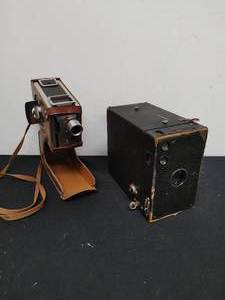 lot 169 image: Vintage Kodak Brownie 8MM Movie Camera