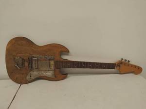 lot 186 image: Old Wood Guitar