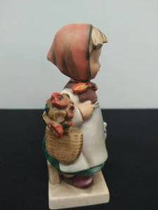lot 250 image: Hummel Goebel Figure