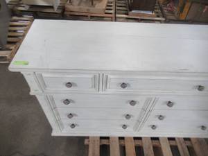 lot 208 image: American Woodcrafters Sedona 9-drawer Antique Cobblestone White Dresser 2410-270