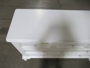 lot 220 image: Jenna 7-Drawer White Dresser JS700DRMR