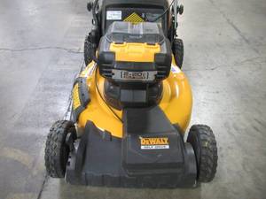 lot 10 image: Dewalt 21.5 in. 20-Volt MAX Lithium-Ion Cordless Battery Walk Behind Self Propelled Mower DCMWSP244U2