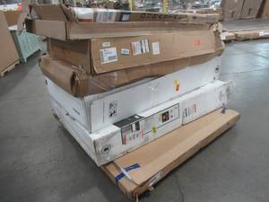 lot 401 image: WHOLESALE MIXED PALLET OF MISCELLANEOUS BATHROOM WALL SURROUNDS, EASY ASSEMBLED SHOWER STALLS AND 60 SHOWER PAN