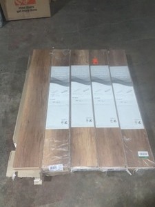 lot 18 image: HOME DECORATORS COLLECTION SONOMA OAK 8 MM THICK X 7-23 IN. WIDE X 50-58 IN. LENGTH LAMINATE FLOORING (21.48 SQ. FT.CASE). SEE PICTURES