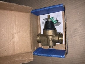 lot 36 image: WATTS 34 IN. BRASS MPT x FTP PRODUCING REDUCING VALVES & 1IN. LEAD -FREE BRASS PRESSURE REDUCING VALVE & WATTS 34 IN. BRASS FPT x FPT WATER PRESSURE REDUCING VALVE ALL THREE NEW