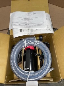 lot 58 image: EVERBILT 110 HP NON-SUBMERSIBLE SELF-PRIMING TRANSFER PUMP. SEE PICTURES