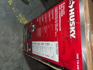 lot 72 image: HUSKY 8G 150 PSI HOTDOG AIR COMPRESSOR. SEE PICTURES