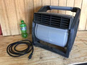 lot 8 image: Lasko 10 AMP Blower Fan