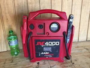 lot 9 image: Jump-N-Carry JNC 4000 12V Jump Starter