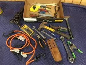 lot 21 image: Variety Hand Tools