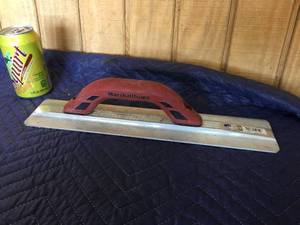 lot 31 image: Marshalltown Lightweight Hand Float