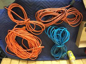 lot 52 image: 4 Extention Cords