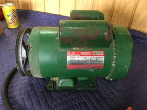 lot 73 image: Dayton 1 12hp Farm Duty Electric Motor