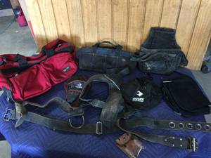 lot 98 image: Group Misc Tool Bags, Pouches, Holders, Belts