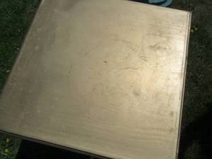 lot 9 image: Gold Table or Nightstand...