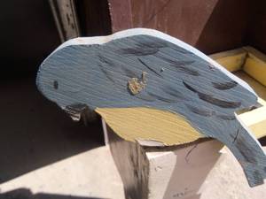lot 25 image: Wooden Pope with 2 birds and a flow...