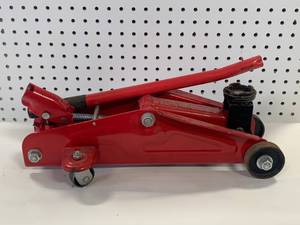 lot 5 image: Torrent Two Ton Floor Jack